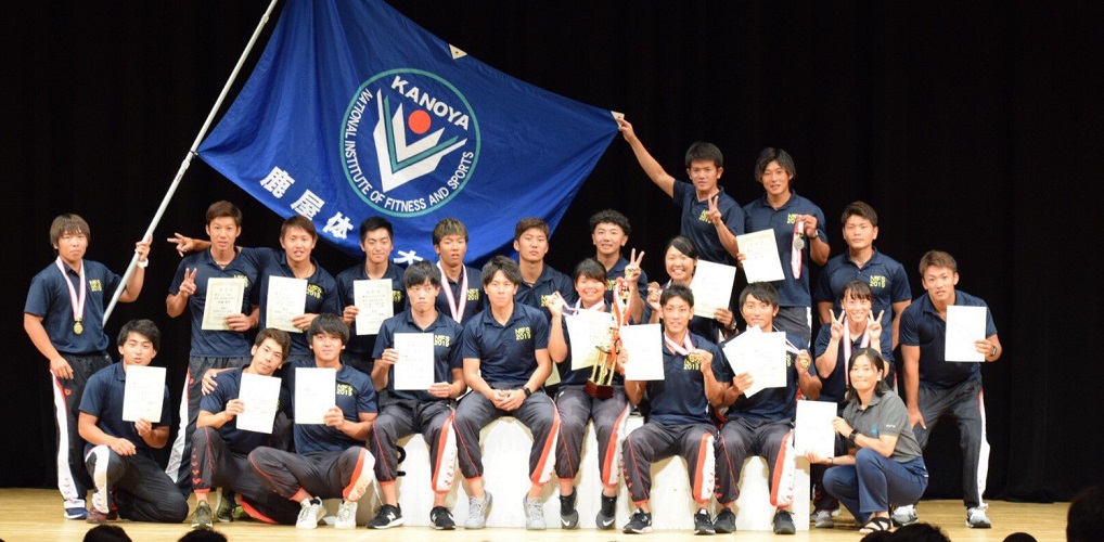 カヌー部の集合写真