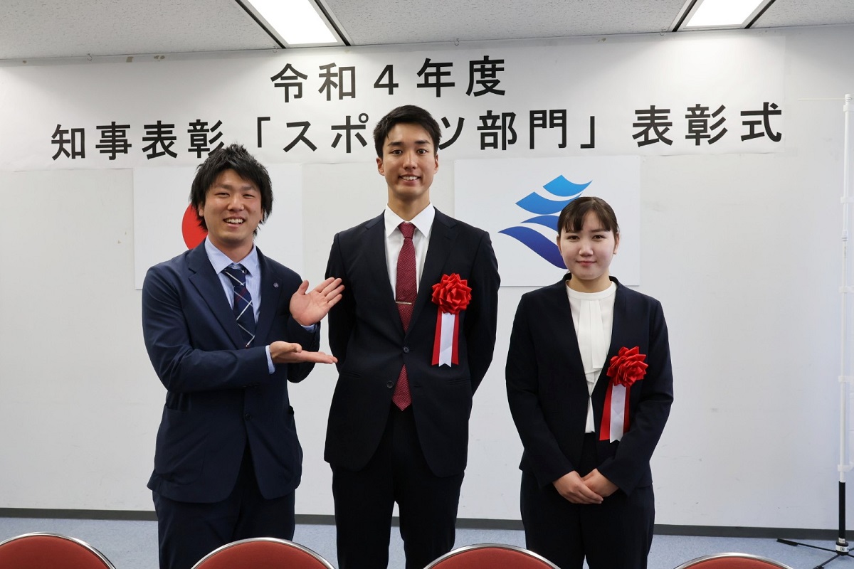 自転車競技部の指導者として出席した山口監督と一緒に3人で