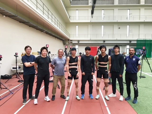東洋大学のみなさんの集合写真