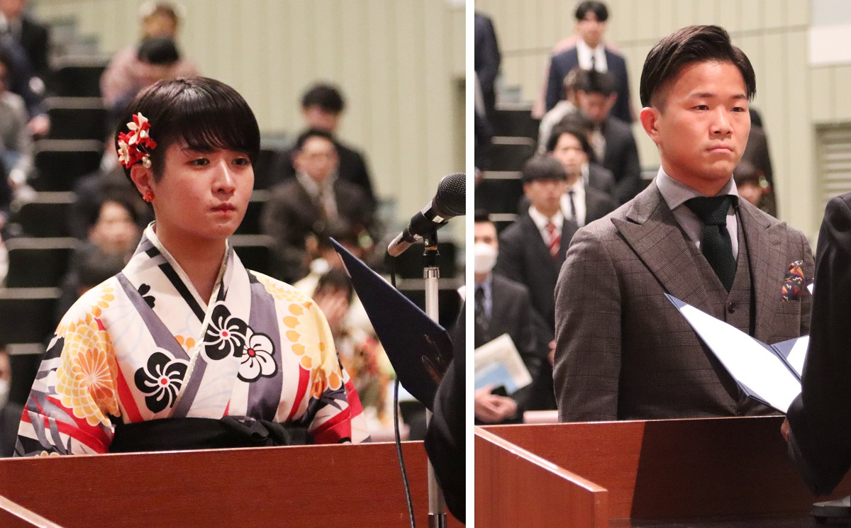 卒業証書・学位記授与の様子
左）瀨底 かすみさん（スポーツ総合課程：4年）
右）小野澤 暢大さん（武道課程：4年）