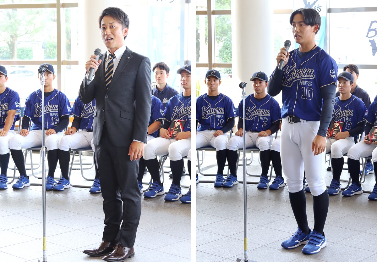 挨拶を述べる藤井監督と原さんの写真