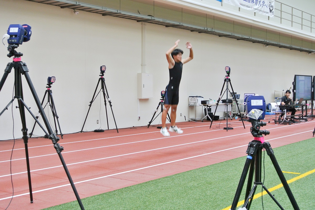 「スポーツ活動の3次元分析」コマの様子の写真